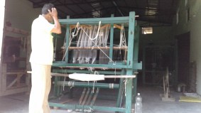 1_AZIMVTH_Ashram_wool_weaving