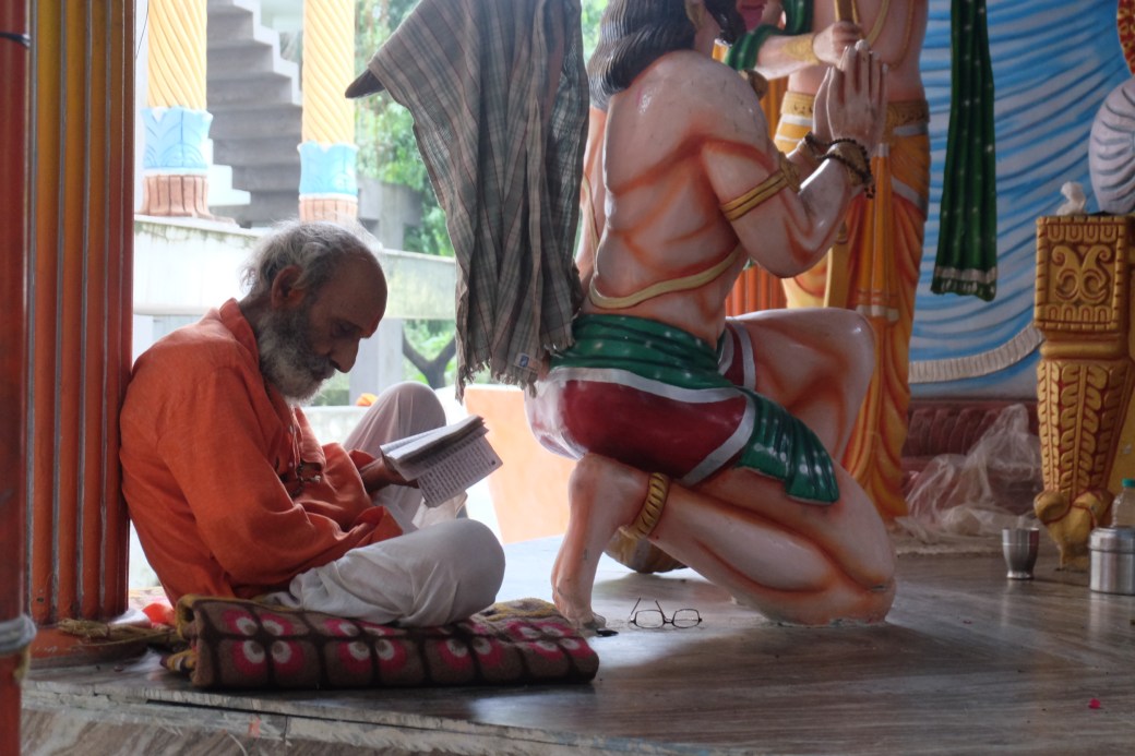 Hierarchy of Devotion - image Napatt Piawongwatthana